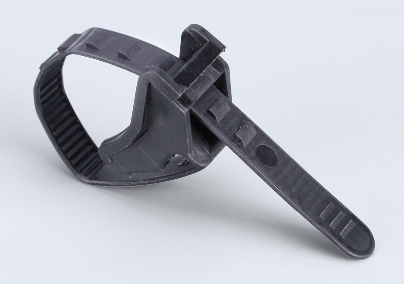 Подвес для крепления кабеля к тросу