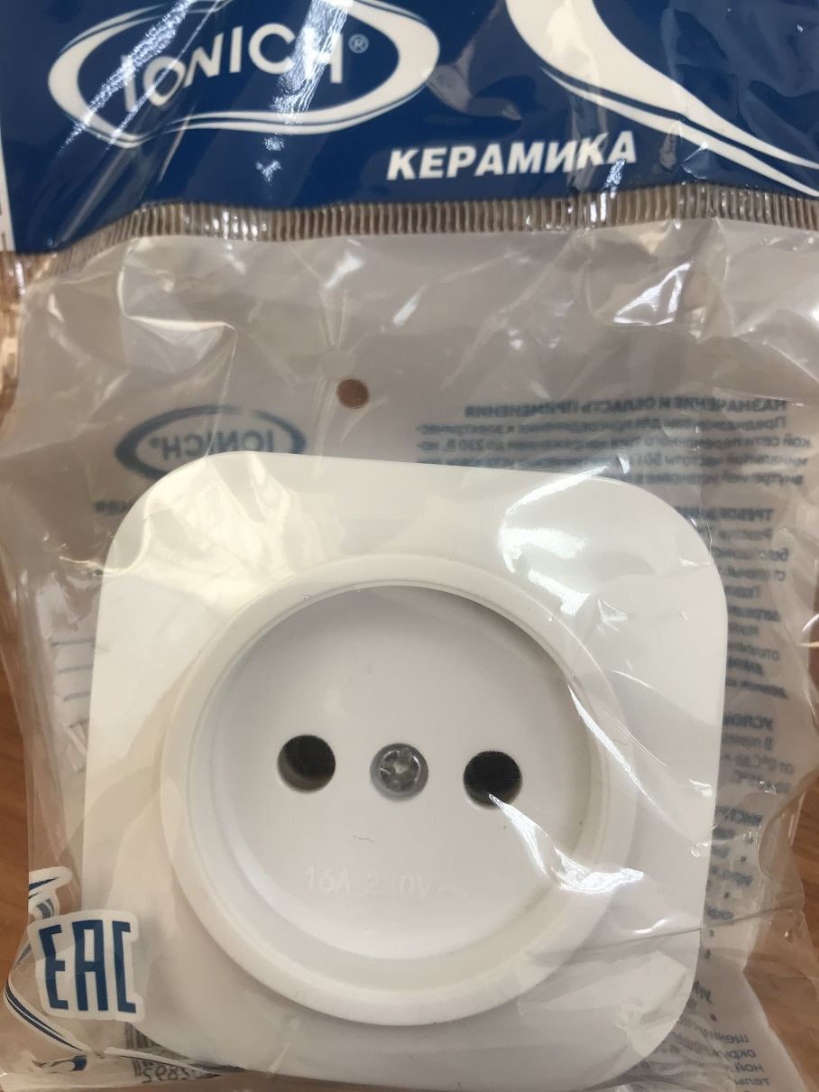 Розетка IONICH 1гн б/з белая 1415