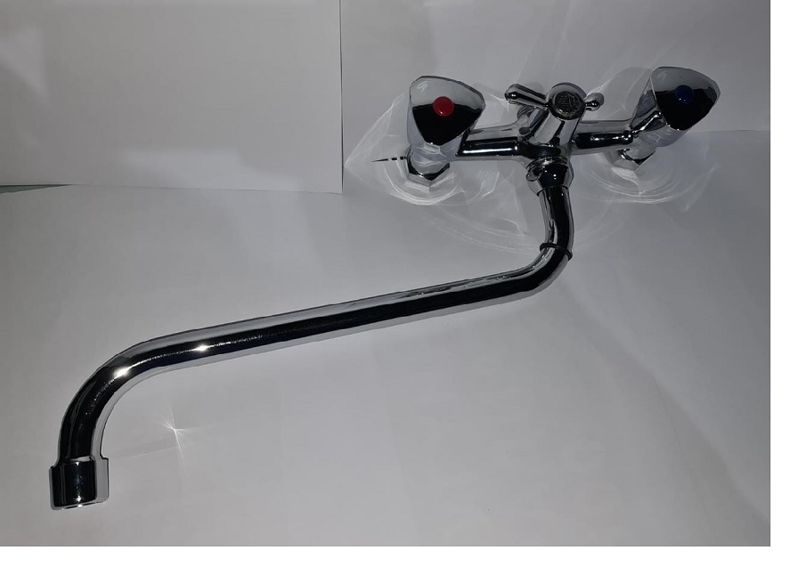 Смеситель для ванны AQUATTRO Q01-1501 2-рукий S-излив поворот перекл. ручки пласт. б/лейки и шланга